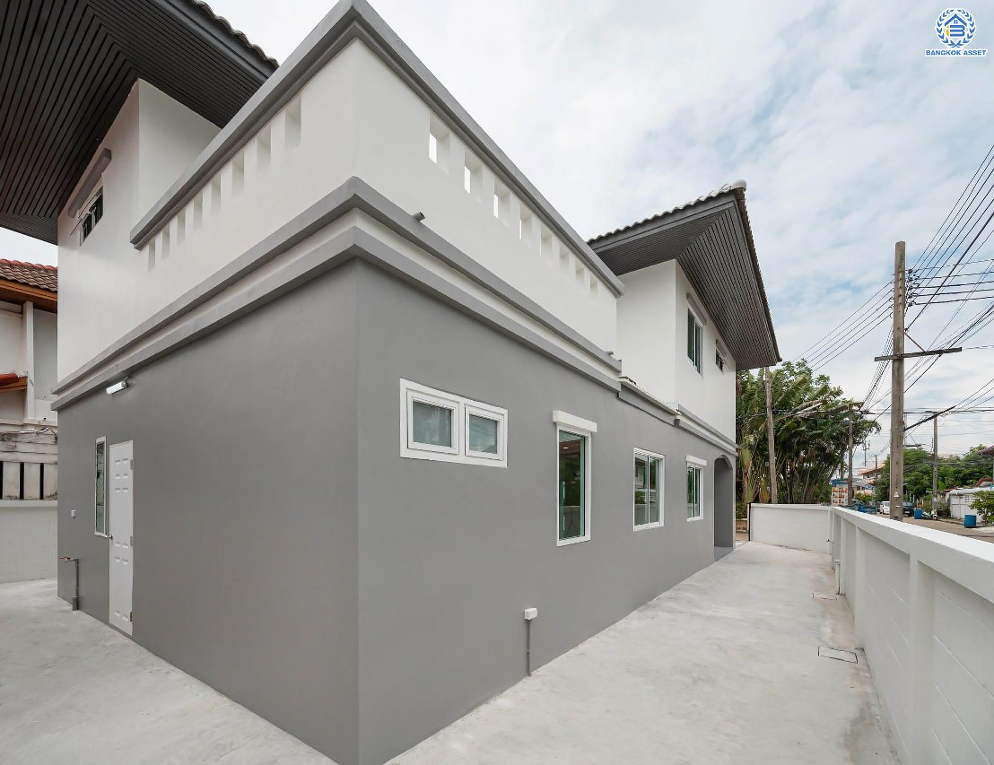 บ้านมือสองตกแต่งใหม่ โครงการ บ้านณัฐนันท์2 ดอนเมือง บ้านเดี่ยว หลังมุม  เนื้อที่ 56.9 ตร.ว. ฟังก์ชัน 3 ห้องนอน 3 ห้องน้ำ จอดรถได้ 1 คัน บนทำเลดีที่สุด ใกล้สนามบินดอนเมือง ทางด่วน "ศรีสมาน" และรถไฟฟ้าสายสีแดง "สถานีดอนเมือง"